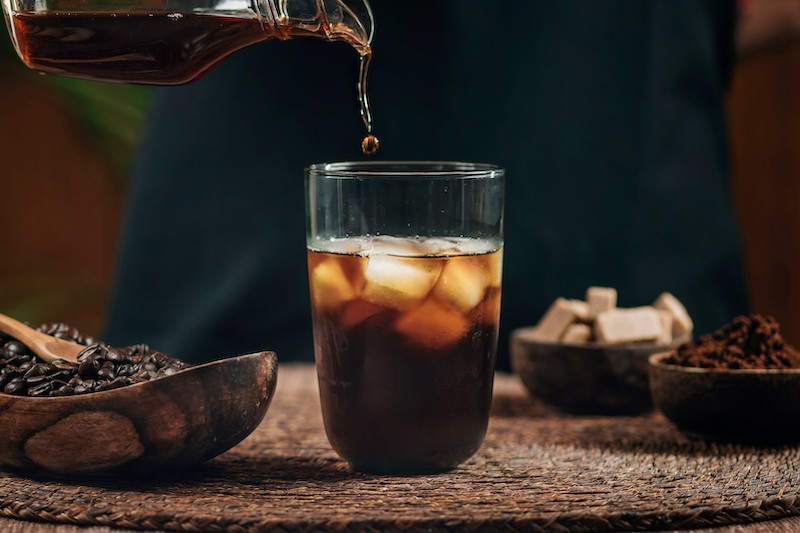przygotowywanie cold brew na zimno