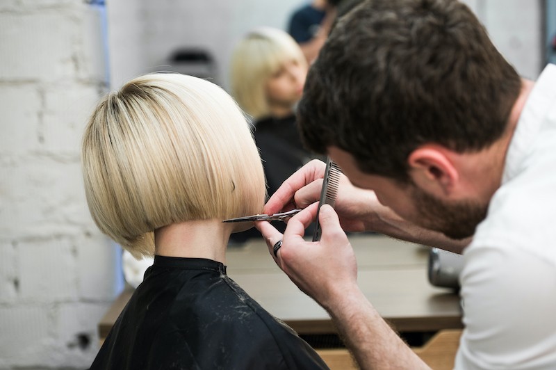 Blunt bob z mocno zaznaczoną linią końcówek