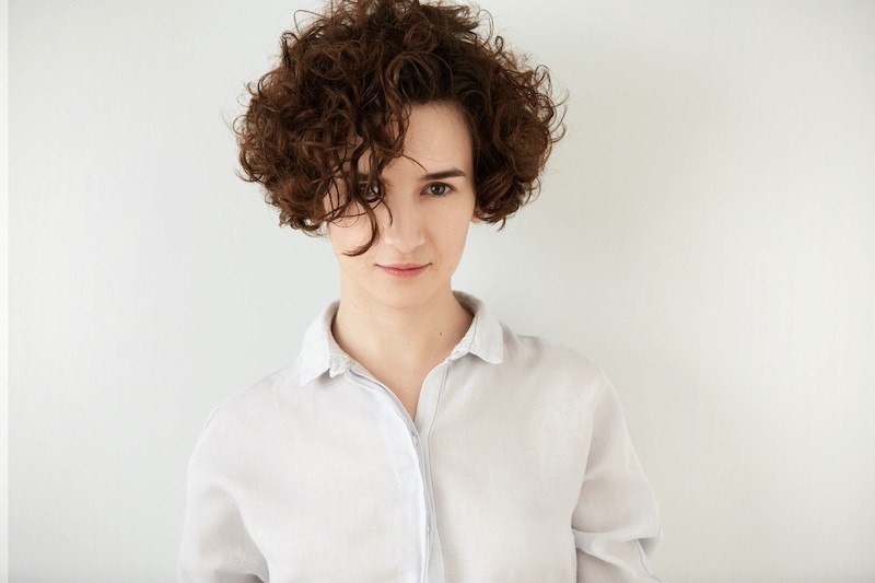 Fryzura na boba – Curly bob na kręconych włosach